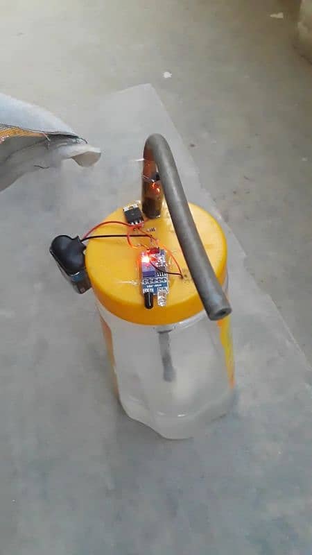 Water pumper With Ir sensors module. You can sense by hand also 5