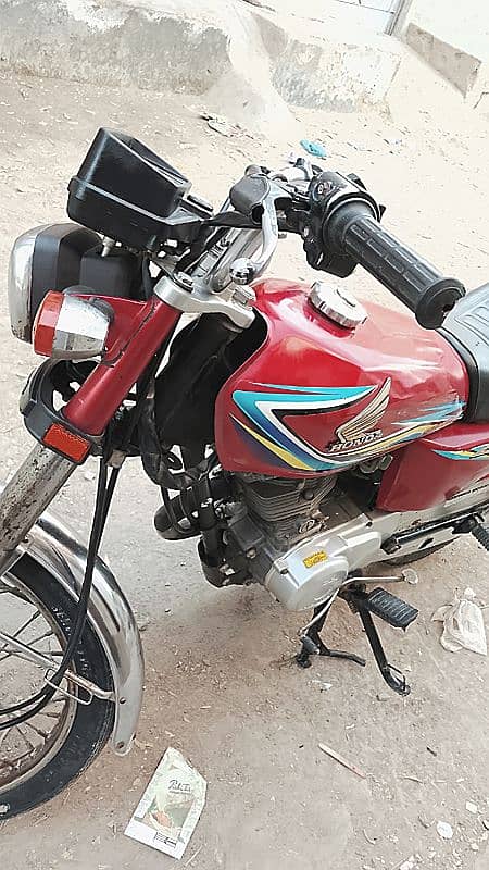 Honda Cg 125 2018 model Karachi number contact number 0-34-762-27-0-19 7