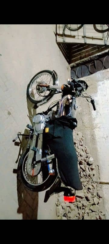 bahut ache bike hai Jo be dekhta hai wo bolta hai bahut ache bike hai 1