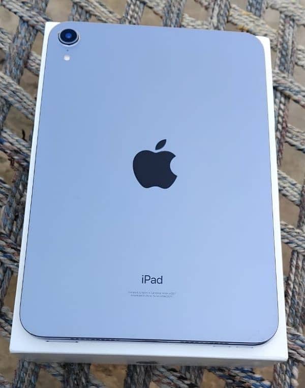 ipad Mini 6 64Gb one hand Used.  0300/4737/053 0