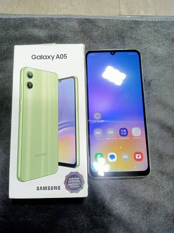 Samsung A05 4/64 1