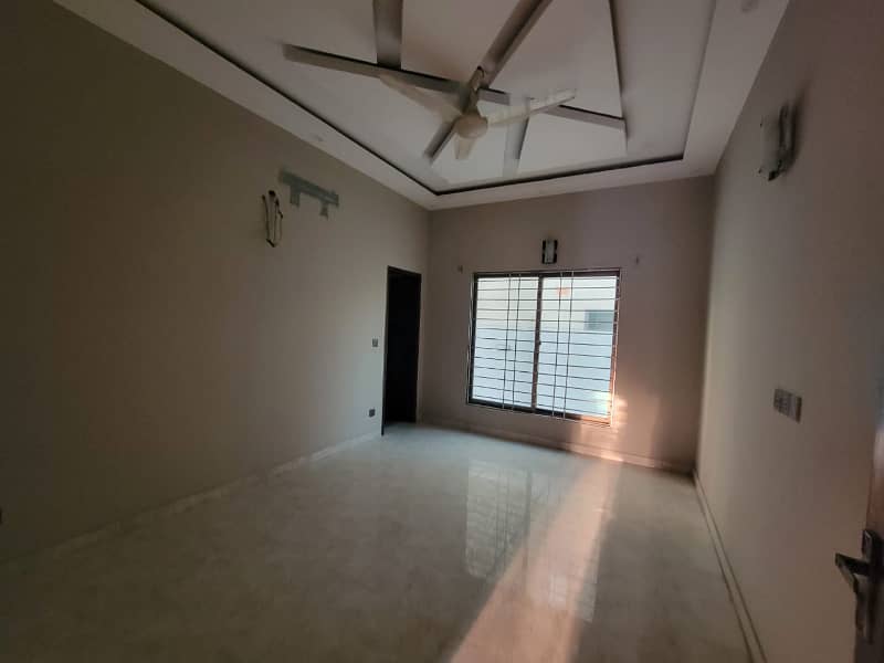 Spacious 6-Bedroom Villa for Rent Precinct 1 Bahria Town Karachi 4