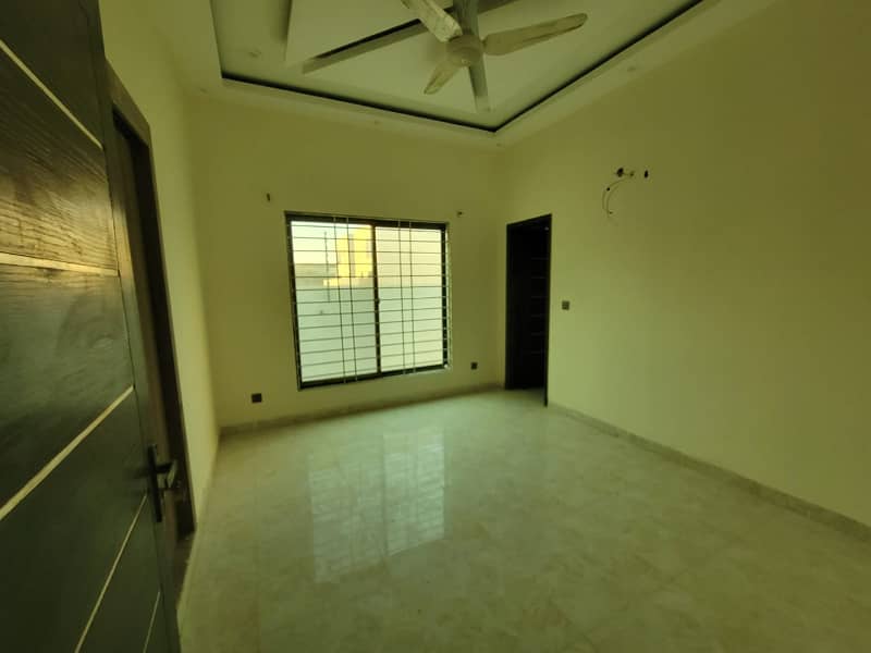 Spacious 6-Bedroom Villa for Rent Precinct 1 Bahria Town Karachi 5