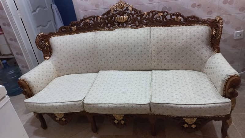 five (5)seater sofa set with center table 1