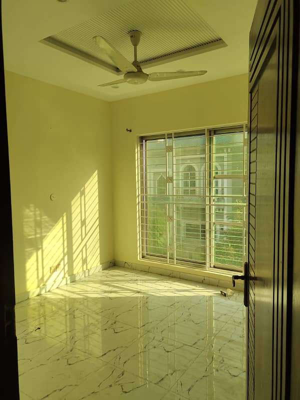 5 MARLA BEAUTIFUL HOUSE AVAILABLE FOR RENT IN DHA RAHBER 11 2