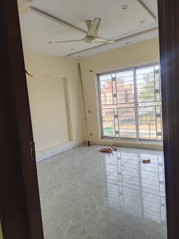 5 MARLA BEAUTIFUL HOUSE AVAILABLE FOR RENT IN DHA RAHBER 11 4