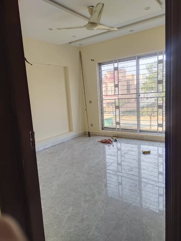 5 MARLA BEAUTIFUL HOUSE AVAILABLE FOR RENT IN DHA RAHBER 11 5