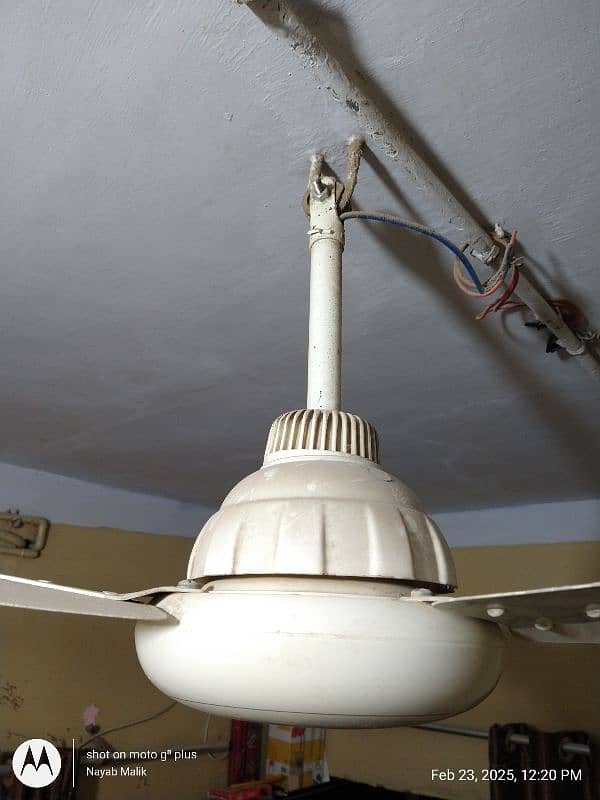 I am Selling Used 100% Cooper Ceiling Fan In Low Price 2