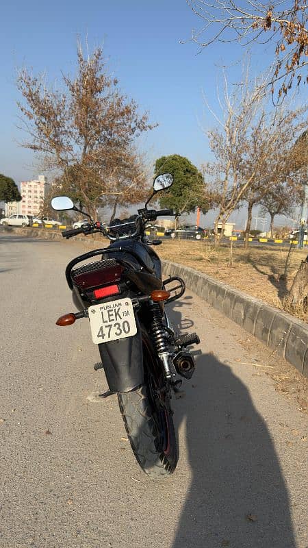 Yamaha Ybr 125g Black color Model 2019  Lahore Registerd 4