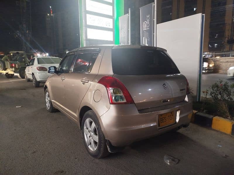 Suzuki Swift DLX 1.3 2015 2