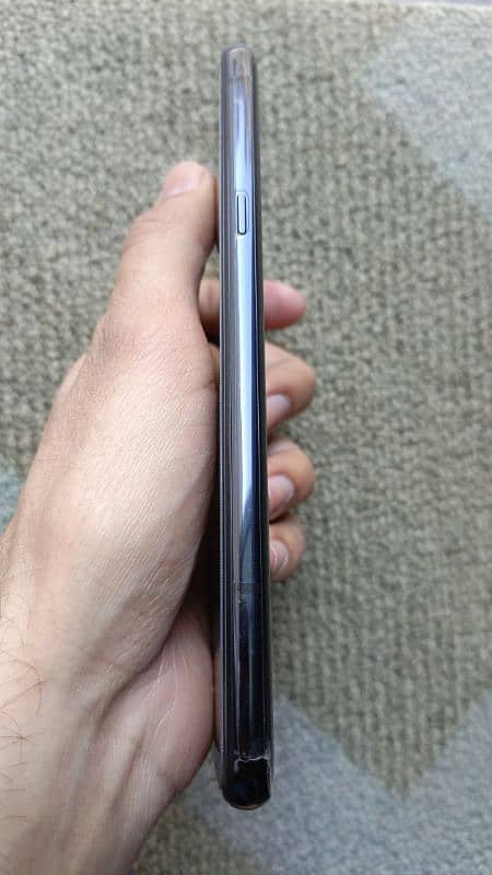 LG G8X ThinQ 4