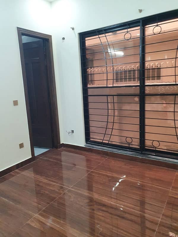 10 Marla Upper Portion For Rent Lower Portion locked Wapda Town 4