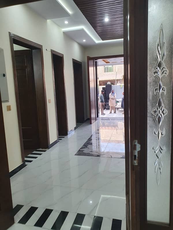 10 Marla Upper Portion For Rent Lower Portion locked Wapda Town 7