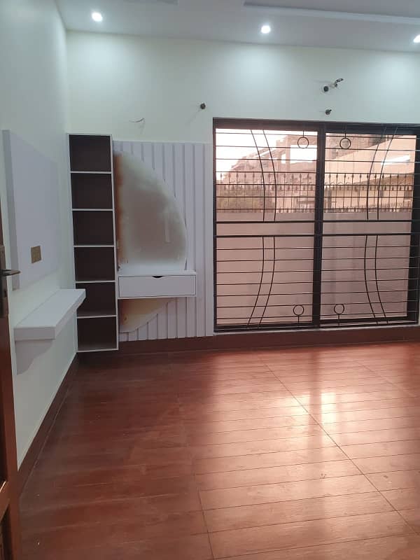 10 Marla Upper Portion For Rent Lower Portion locked Wapda Town 13