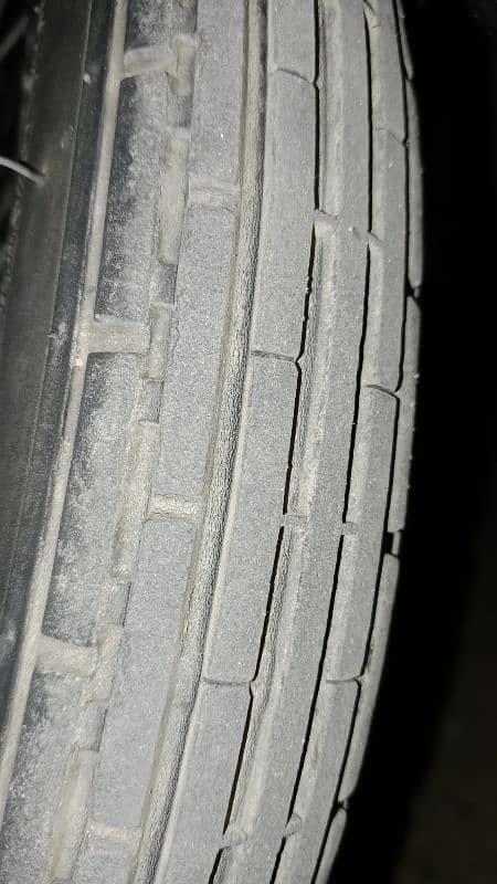 125 k almost new tyres 1044 km chlye hue 2no front 4 ply back 6 ply 3