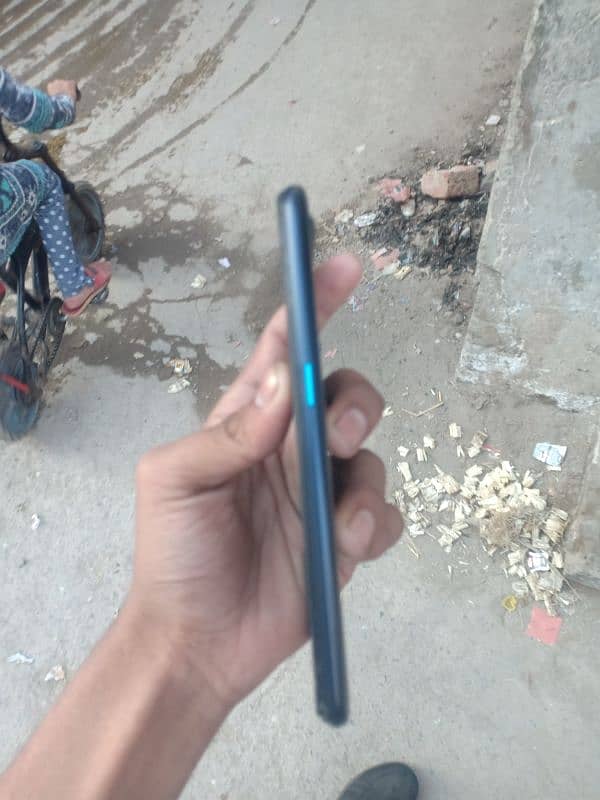 oppo A12 3ram 32gb ha hath sy Gira ha on nhi ho rha 4