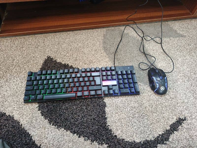 slightly used gaming keyboard and mouse 1