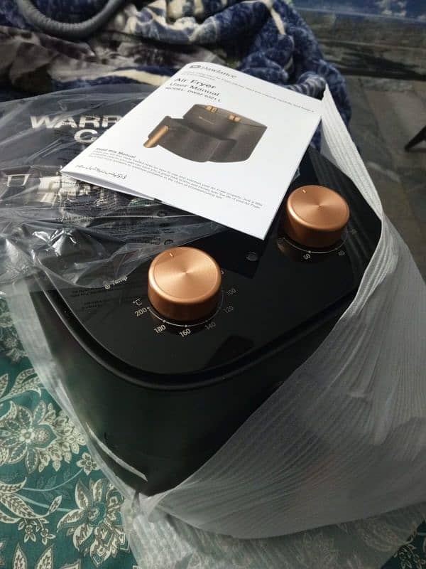 Dawlance Brand new unused Airfryer DWAF 6321 L XL Air Fryer 3