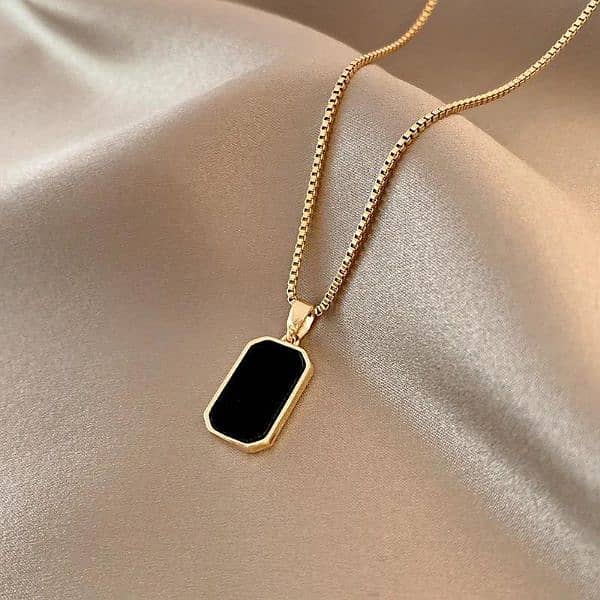 Stunning Gold Plates Black Stone Plain Necklace 1 Pcs 1