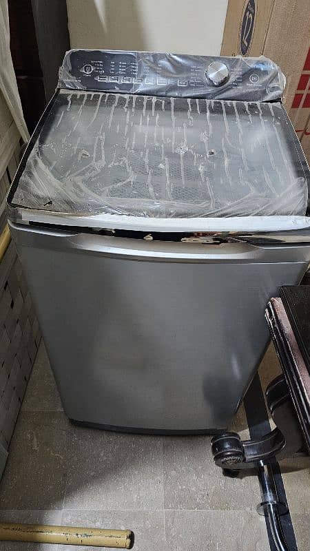 Hier Washing Machine fully automatic 9Kg almost new 3