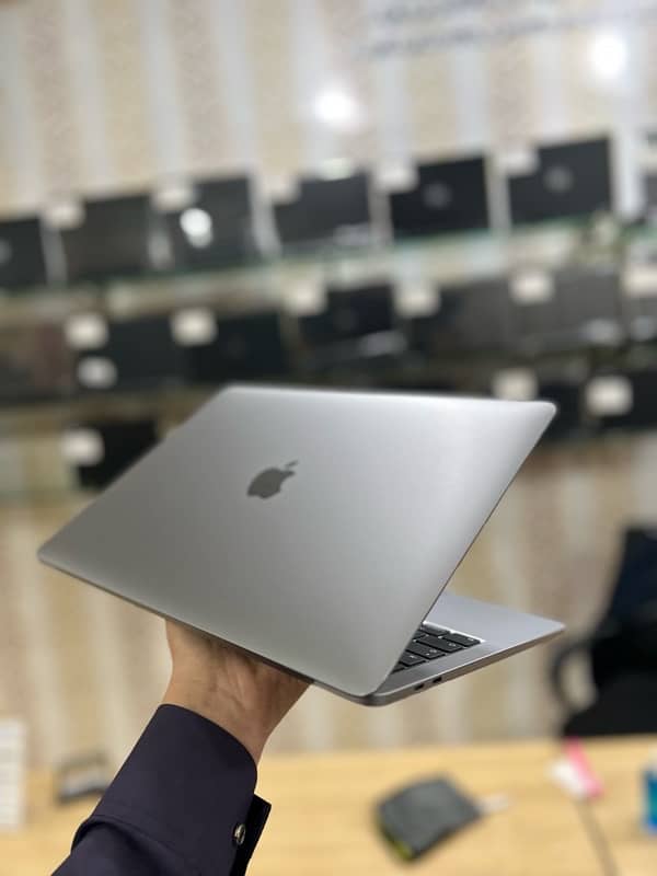 macbook pro 2020 16/512 2