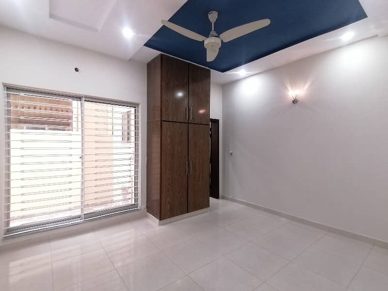 Beautifully Constructed Corner House Is Available For sale In Sabzazar Scheme 26