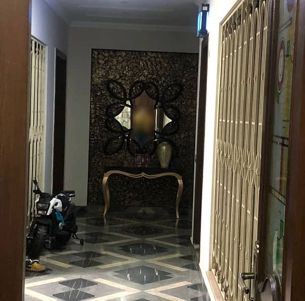 A Palatial Residence For Sale In Model Town 16