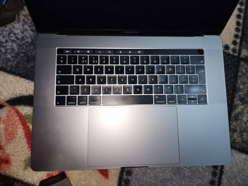 macbook 2019 8