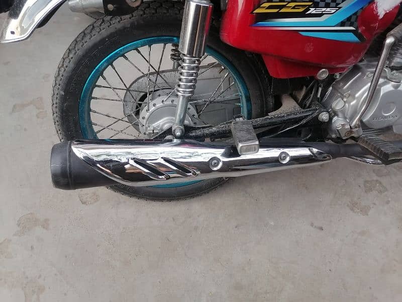 Honda 125 Silencer. 2