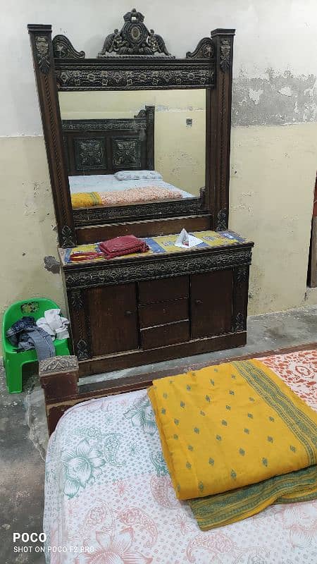 Bed and dressing table 2