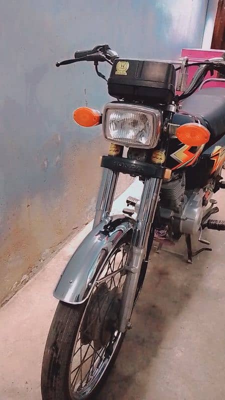 Honda cg125 batter than CD 70 yamha ybr 1