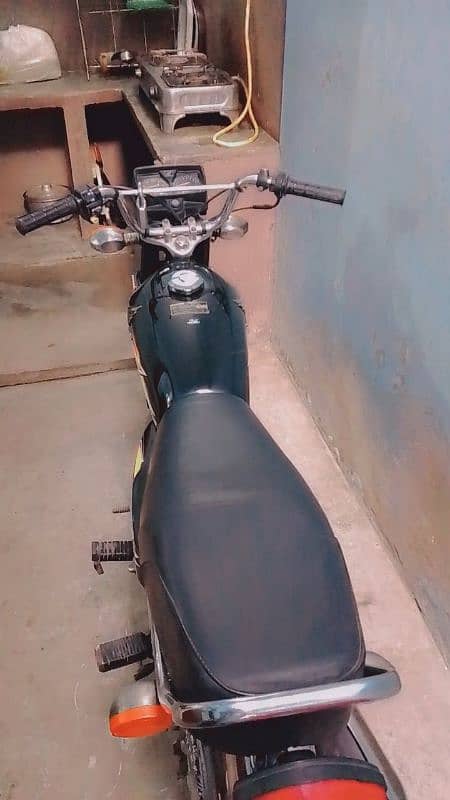 Honda cg125 batter than CD 70 yamha ybr 10