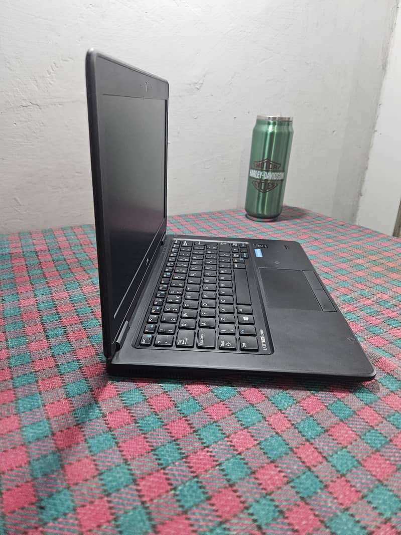 Dell LATITUDE E7250 UltraBook Core i5 5th Gen 12GB Ram 256GB SSD 0