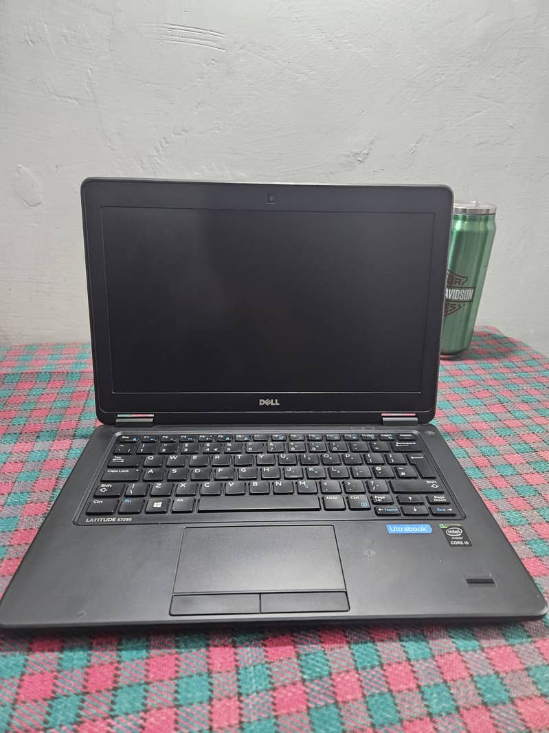 Dell LATITUDE E7250 UltraBook Core i5 5th Gen 12GB Ram 256GB SSD 1