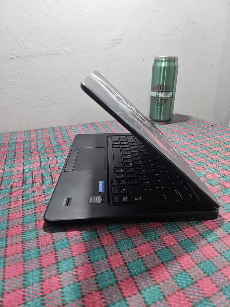 Dell LATITUDE E7250 UltraBook Core i5 5th Gen 12GB Ram 256GB SSD 2