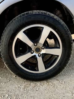 15 Inch Alloy Rim With tyres