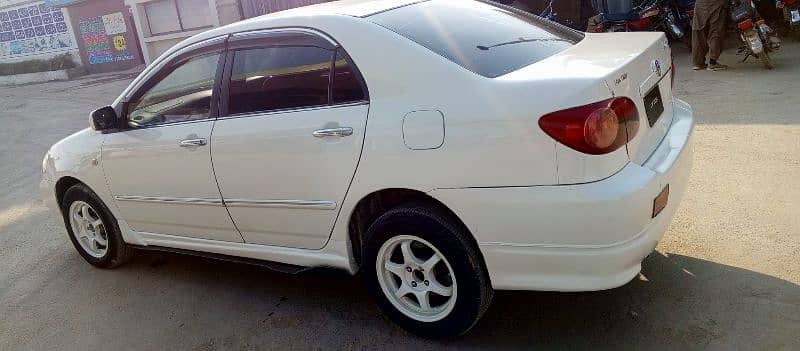 Toyota Corolla Saloon Automatic 14