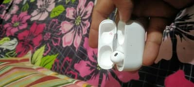 Ear buds bilkul ok hai fingerprint tuch hai