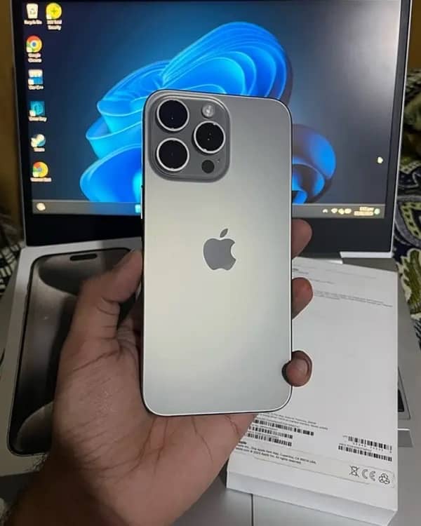 iPhone 15 pro max Jv 256 complete box 0