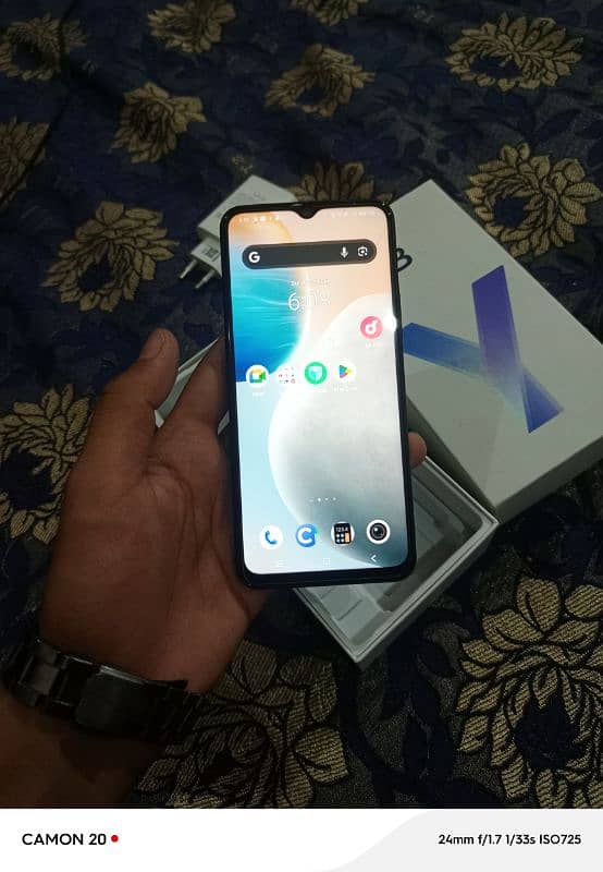 vivo y18 4+4/128 only 1 month use 2