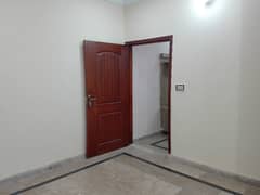 In Sabzazar Scheme Flat Sized 3 Marla For sale