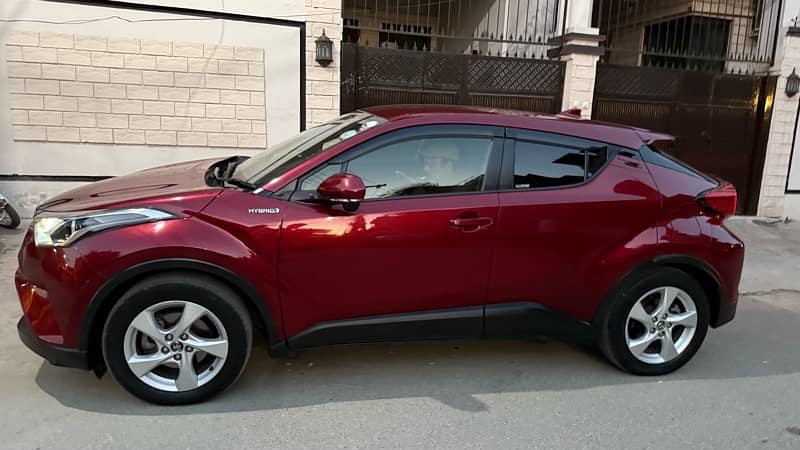 Toyota C-HR 2024 8