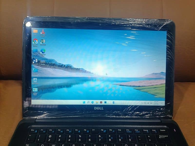 Dell Latitude i5 7th Gen Touch screen 2