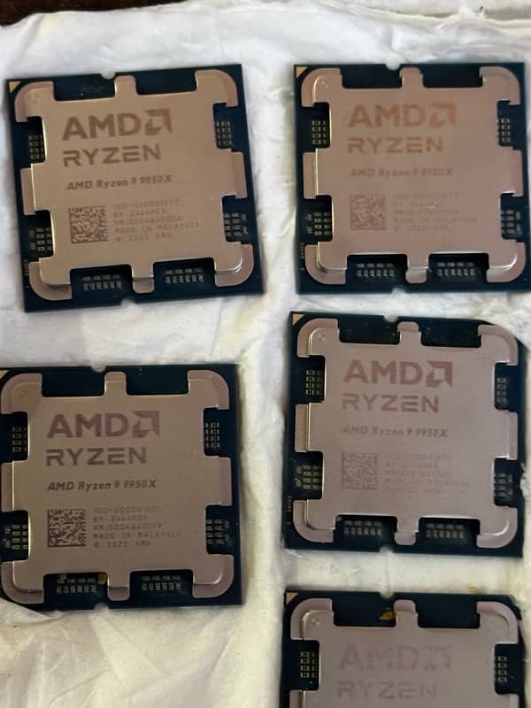 AMD Ryzen 9950x tray 2