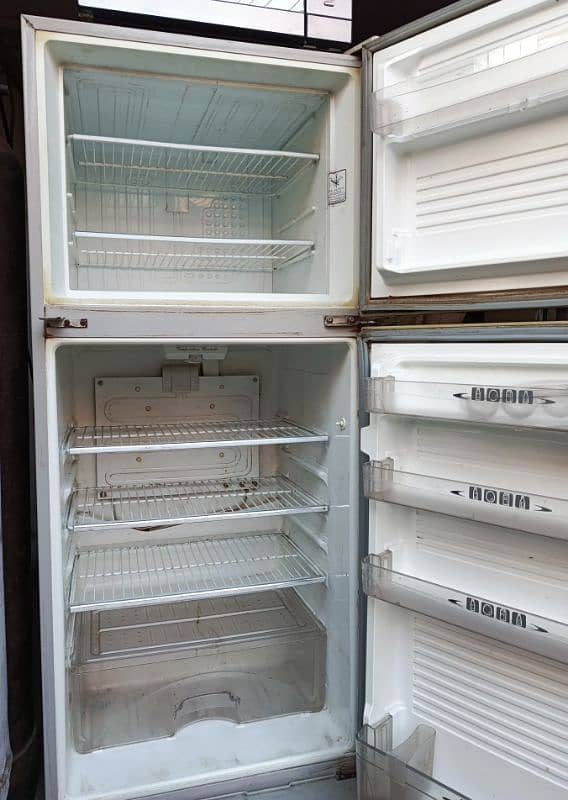 Dawlance Fridge For Sale 2