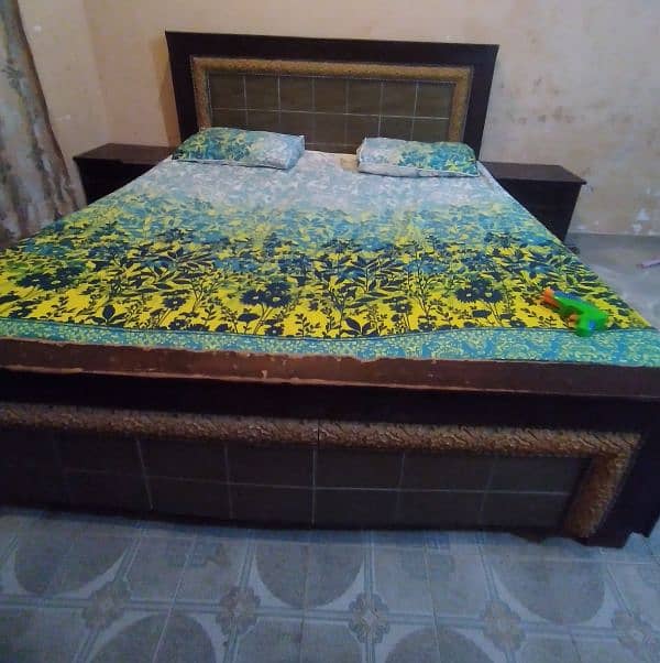 bed with 2 side tables urgently sale 0