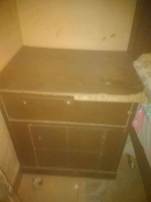bed with 2 side tables urgently sale 2