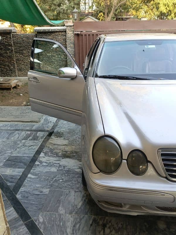 Mercedes E Class 2001 13