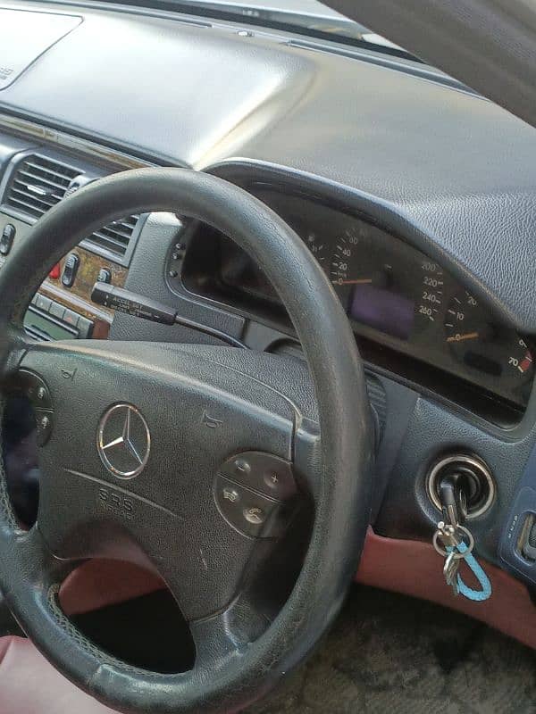 Mercedes E Class 2001 17