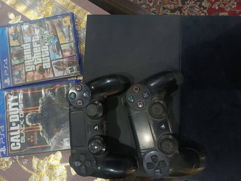 PlayStation 4 with 2 controllers original 11